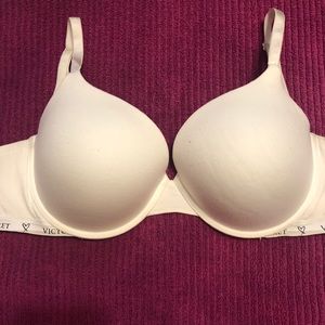 New w/o tags Victoria’s secret T-shirt bra